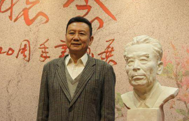 周总理后人今何在，与他血脉相亲的两兄弟