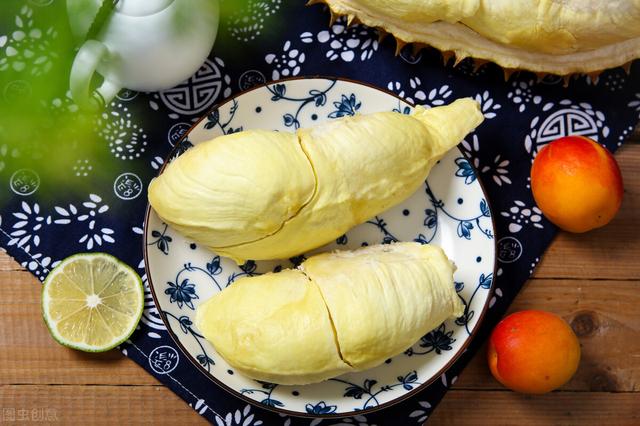 榴莲吃不完冷藏还是冷冻，榴莲冷冻还是冷藏（榴莲开一半另外一半会坏吗）