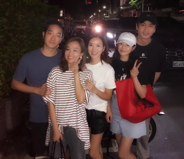 陈晓陈妍希快乐大本营，快乐大本营陈晓陈妍希哪一期（陈晓陈妍希的感情真是塑料）