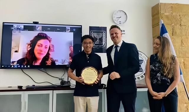 地震中的感人故事，地震感人故事（四川男孩救以色列女孩）