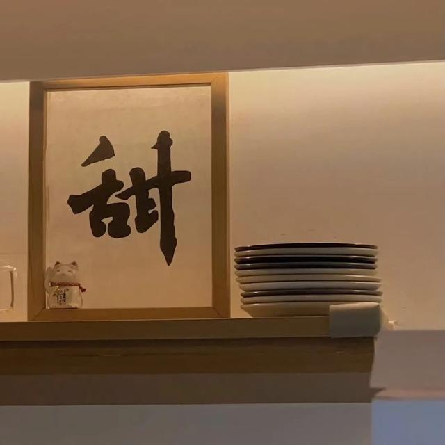 朋友圈图片，朋友圈图片折叠是怎么回事（分享一些治愈又个性的朋友圈背景图）