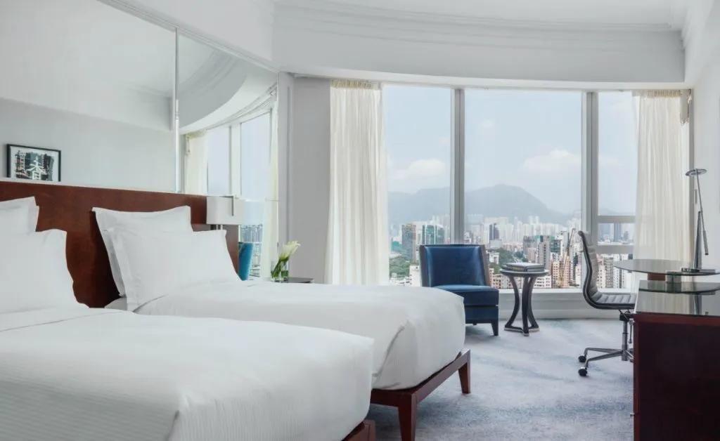 位置旺角的香港康得思酒店,因为邻近朗豪坊,交通方便.