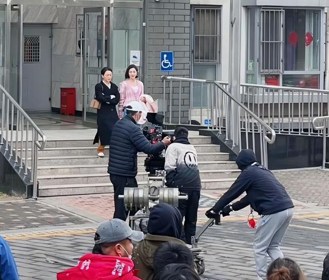 冯提莫个人资料，冯提莫个人资料身高（9位“矮个子”女星）