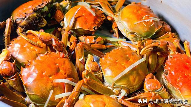 家常蒸螃蟹的做法步骤，家常蒸螃蟹的做法步骤图（蒸螃蟹：有人用冷水）