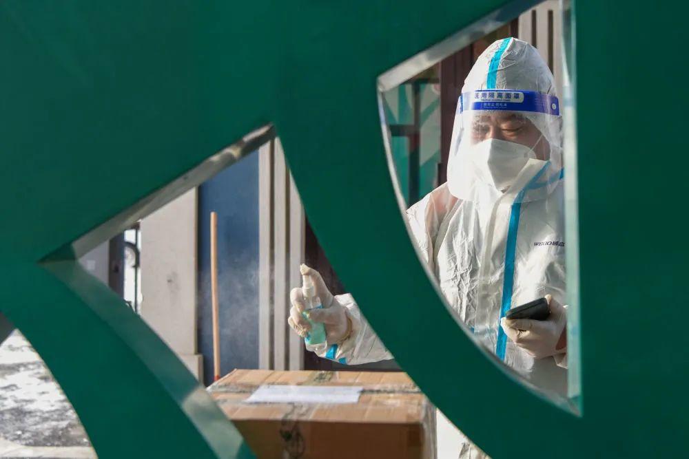 ems是什么快递公司，ems是什么快递（你的邮政快递到了吗）