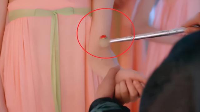 落红的血是什么样子的，处女膜破了会怎么样（有3000年历史“守宫砂”）