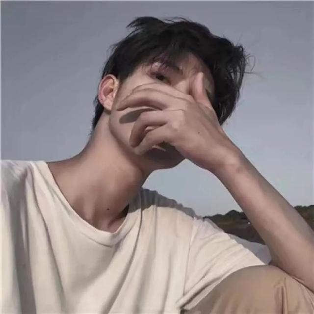 高级感男生头像，高级感拉满的男生头像微信（小众又高级的不露脸男生头像）