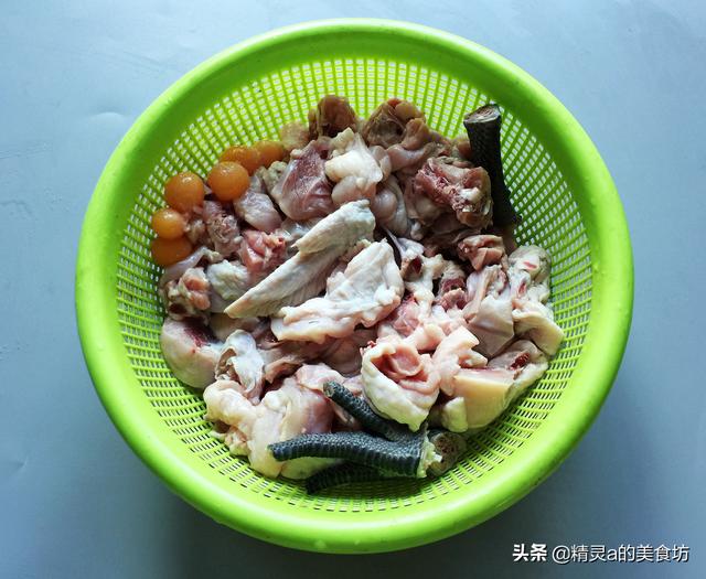 玉木耳怎么吃，木耳可以煮汤喝吗（这一道菜要多做给家人吃）