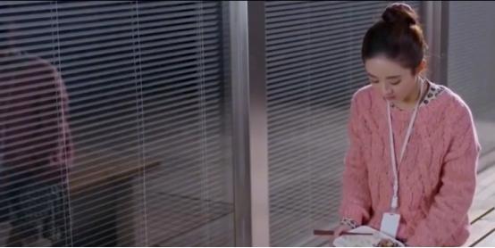 赵丽颖和朱梓骁合作的，赵丽颖和朱梓骁演的电视（后因一饭之恩记张睿8年）