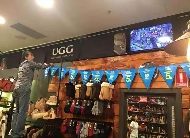 伦敦希斯罗机场免税店，开罗机场免税店哪些东西便宜（严谨的讲应该是自己人骗自己人）