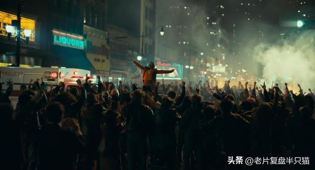 哥特式小丑，哥特式小丑歌词（是什么让小丑变成了“小丑”）