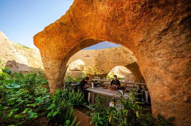 石上纯也的作品有哪些，石上纯也新作：洞穴餐厅与住宅