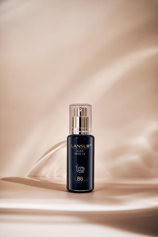 什么牌子bb霜轻薄自然，好用的大牌bb霜（兰瑟自然彩妆蜗牛BB霜上妆滋润不卡粉）