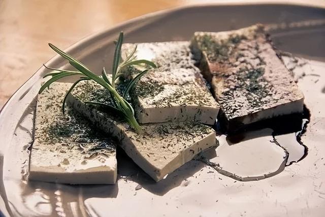 南乳和腐乳的区别，南乳和腐乳的区别在哪里（腐乳，人间美味还是致癌毒物）