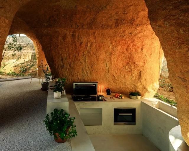 石上纯也的作品有哪些，石上纯也新作：洞穴餐厅与住宅