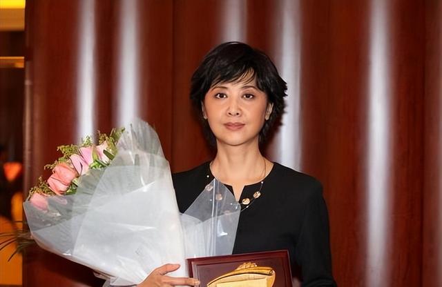 女儿国国王朱琳，66岁女儿国国王朱琳近照（自然老去也能优雅美丽）