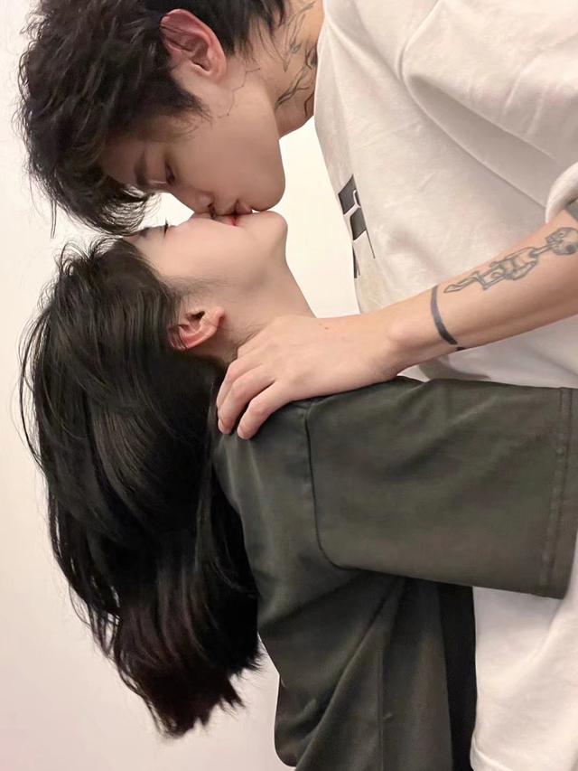 每天 都很想你，微信头像，每天 都很想你（羞羞的超甜情侣头像合集）