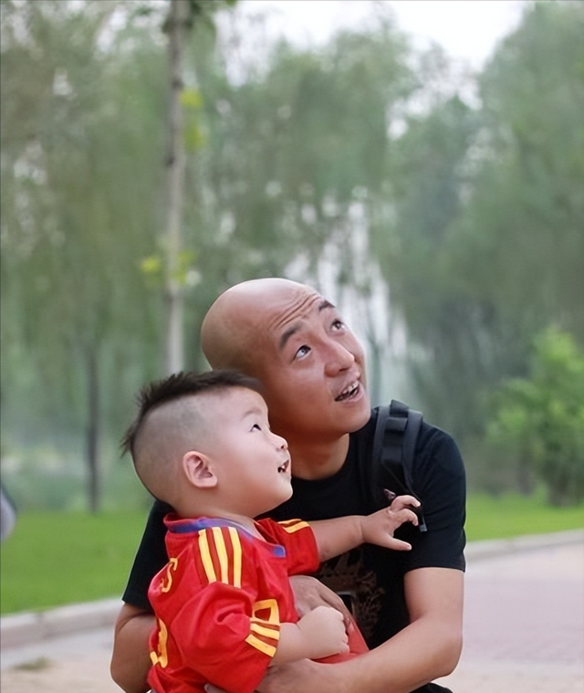 周晓鸥个人资料，周晓鸥在哪部电影中演的拉菲（与前妻离婚后以亲人相称）