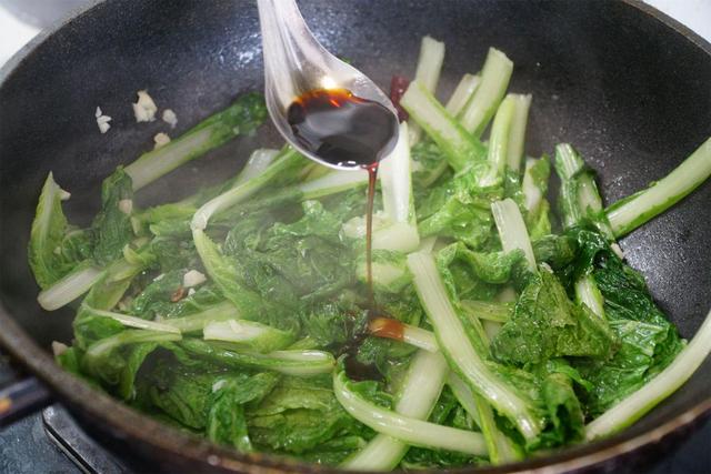 青菜怎么做好吃，水煮青菜怎么做好吃（记住家常简单做法）
