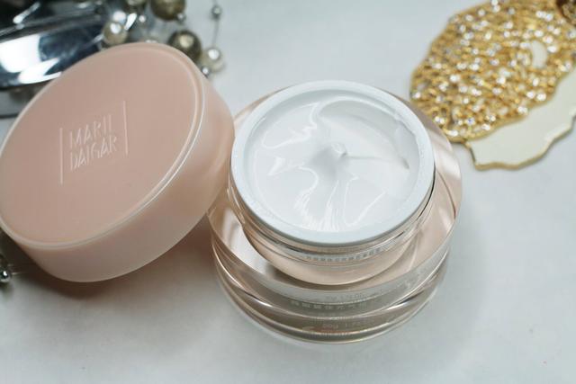 素颜霜哪个牌子好，贵妇素颜霜哪个牌子好（适合中年女人用的素颜霜）