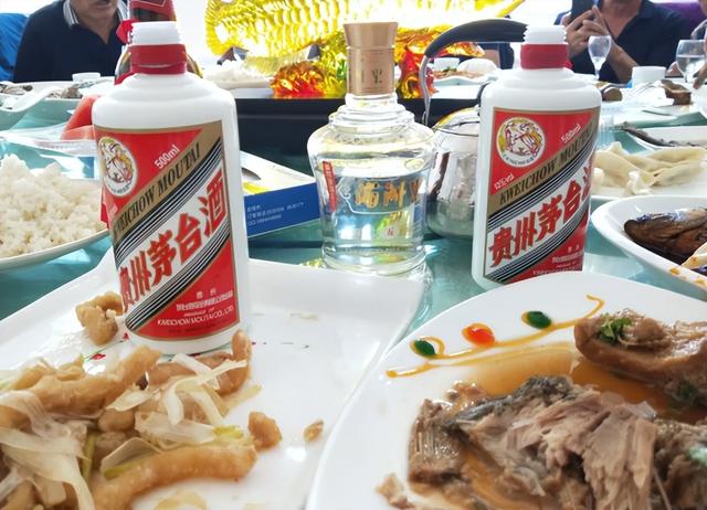 中国名酒排行榜前十名，中国名酒排行榜前二十名（茅台为何只排第5名）