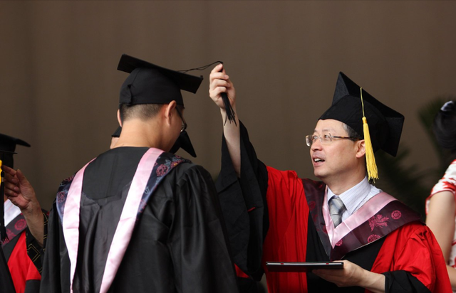 与老师沟通的20句话，家长与老师沟通的20句话（一定要学会和导师沟通）