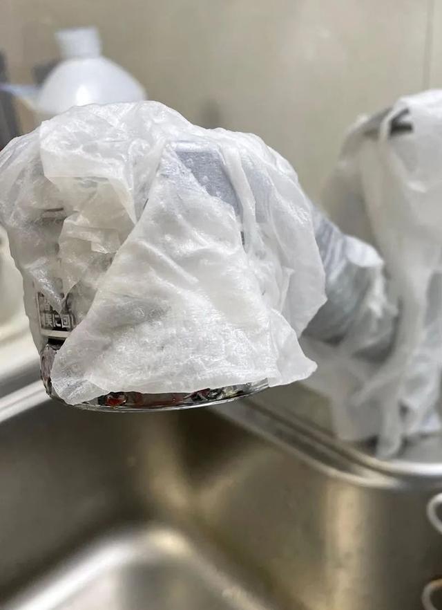 重油污怎么样才能清除，重油污怎么清理（看完前辈阿姨清洁厨房）