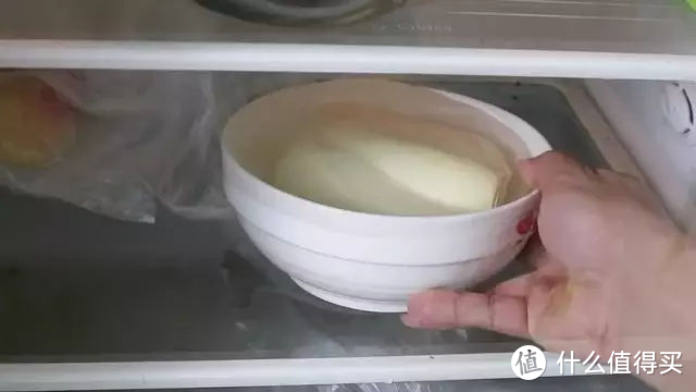 黄油放在冷藏还是冷冻，黄油最简单吃法大全集（手把手带你在冰箱收纳学中上荣耀）