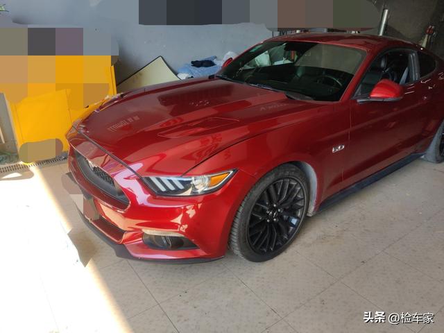 野马眼镜蛇跑车报价，福特野马眼镜蛇报价（V8发动机+1000匹马力）