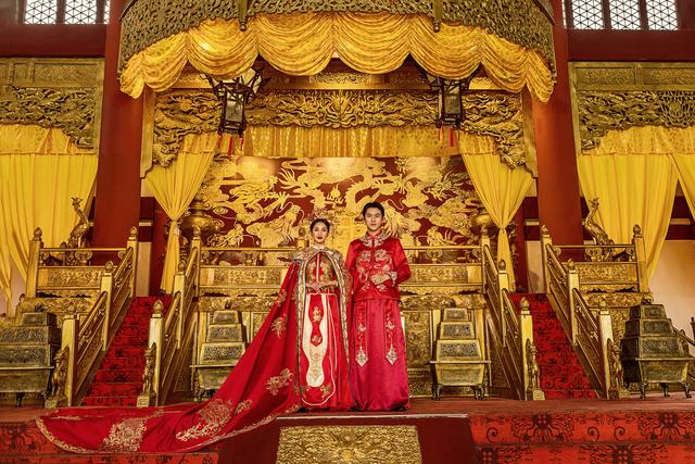 完美嫁衣，完美嫁衣婚纱摄影（拍婚纱照需要准备什么图片）