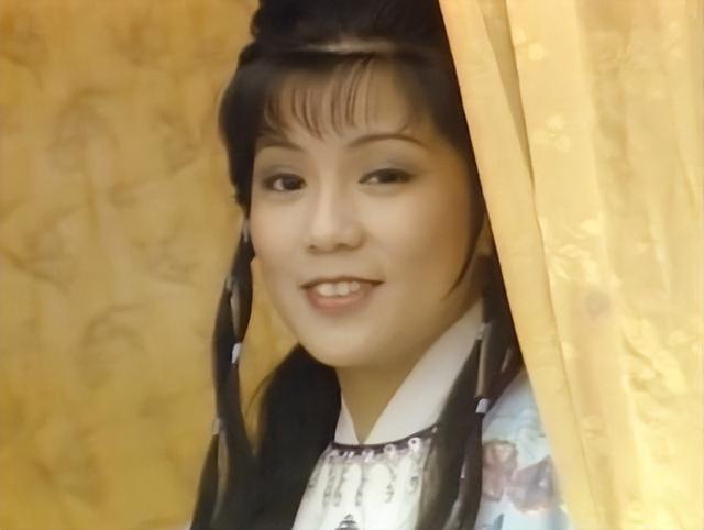 好听的女主名字，惊艳出尘清冷的女孩名（金庸给女子取名时）