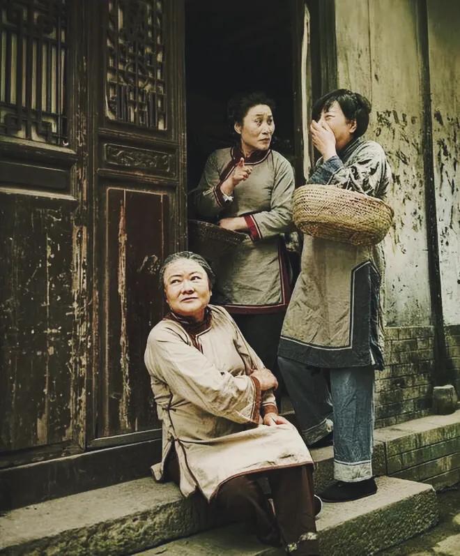 《祝福》祥林嫂:被你们挖苦成"怨妇"这么多年,我实在太委屈!