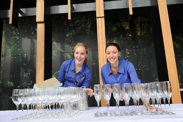 瑞士属于哪个国家，瑞士是哪个国家（他们的关系是如何演变的）