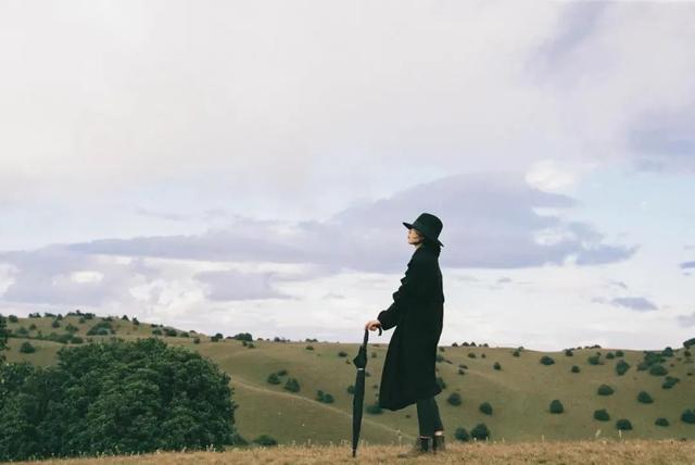 原谅老婆出轨的男人表现，原谅老婆出轨的男人表现是什么（为什么说轻易原谅出轨男人）