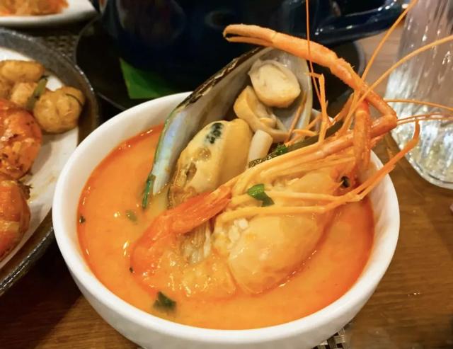 冬阴功汤的功效，冬阴功汤的功效与作用（那就在花都喝冬阴功解下瘾）