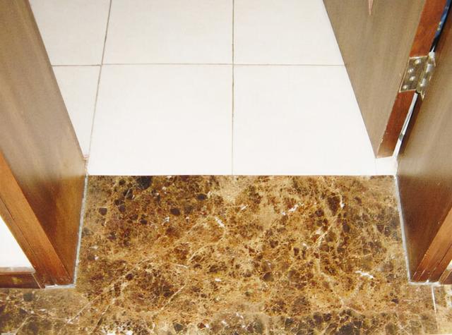 最旺家的过门石是什么颜色，过门石用什么颜色的比较好（准备装修的朋友要留意）