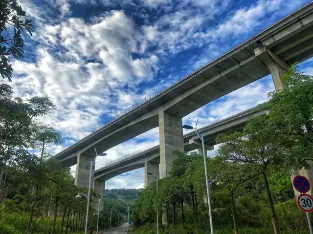 珠江职业技术学院，广州珠江职业技术学院2022年在专科院校中的排名（盘点19所建在大山里的大学）