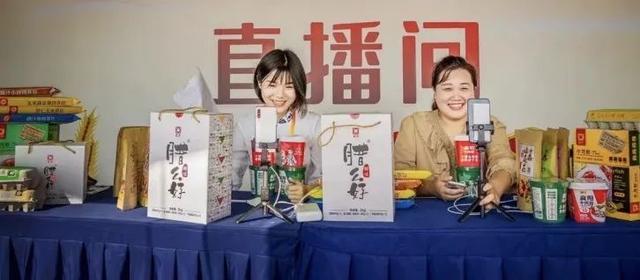 回老家创业适合做什么，2022年适合创业的项目（城里8年“房奴”回乡创业）