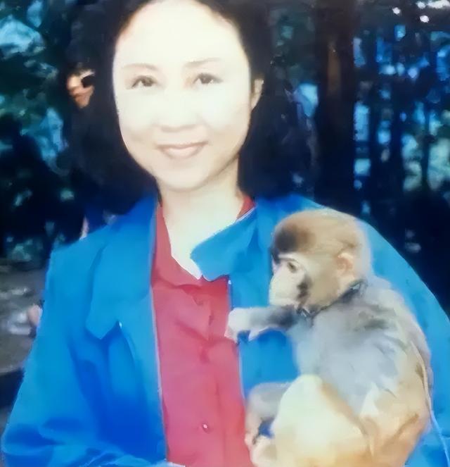 琼瑶的婚姻史，“爱情教母”琼瑶到了暮年