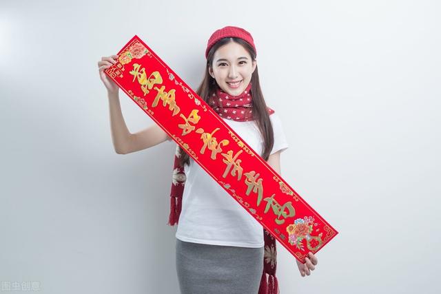 贴春联有什么作用，贴春联的由来和寓意