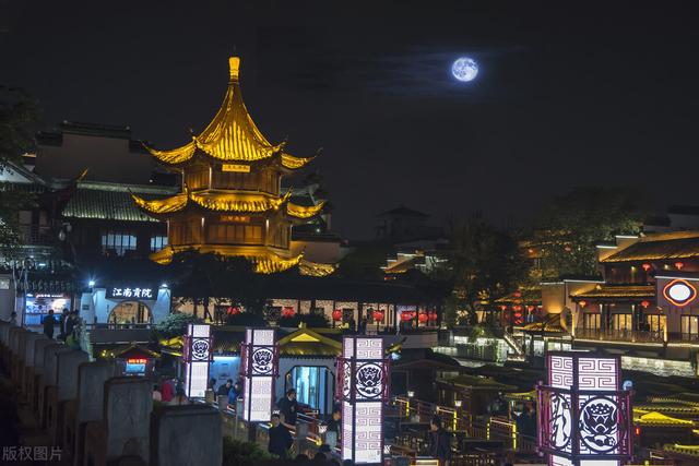 南京晚上哪里好玩的景点，上海旅游景点哪里好玩（共赴2022南京中秋佳节）