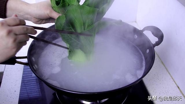 酸菜的制作方法和过程，腌酸菜方法（奶奶用50年的腌酸菜秘方）