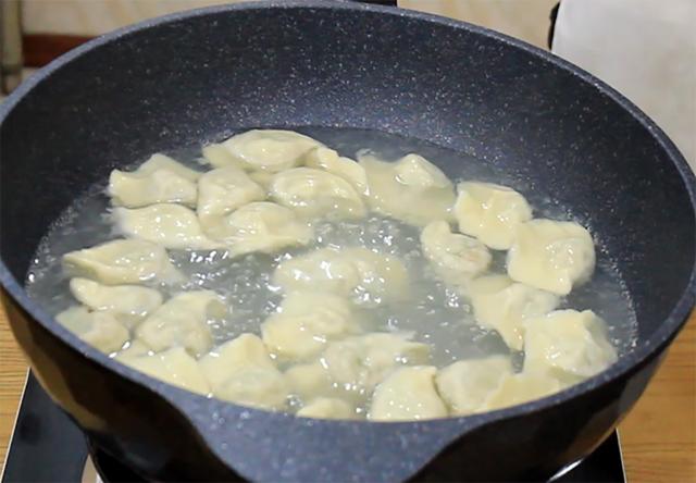 饺子要煮几分钟，饺子开锅煮几分钟（比韭菜和白菜都鲜）
