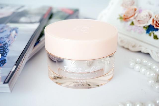 素颜霜哪个牌子好，贵妇素颜霜哪个牌子好（适合中年女人用的素颜霜）