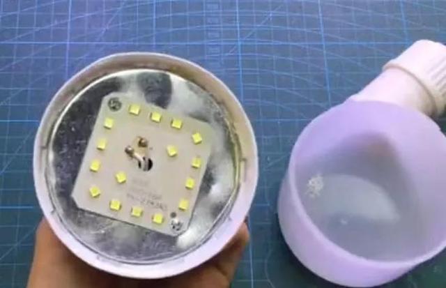 灯泡坏了怎么修，灯具电路坏了怎么修（今天教你这样修复，简单又实用）