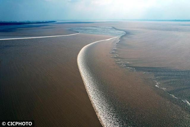 望海潮的钱塘指的是今天的什么地方，钱塘是指今天的什么地方（钱塘是一座城还是一条江）