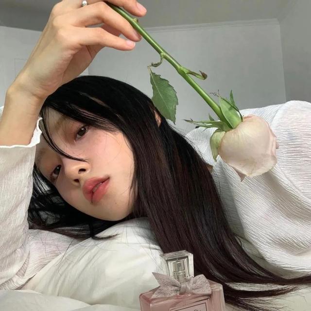 枯燥难过的头像微信，枯燥难过的头像（臭宝，该换微信头像啦）