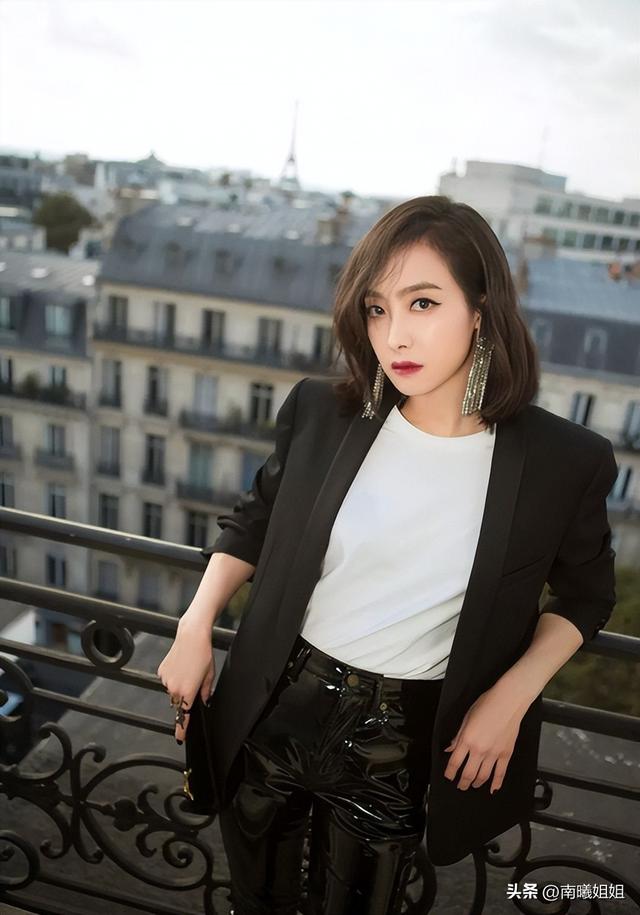 减龄中短卷发30款，建议4、50岁的女人