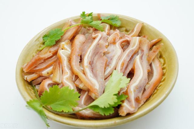 卤汁怎么做好吃，卤面的卤汁怎么做好吃（学会这个万能卤汁）