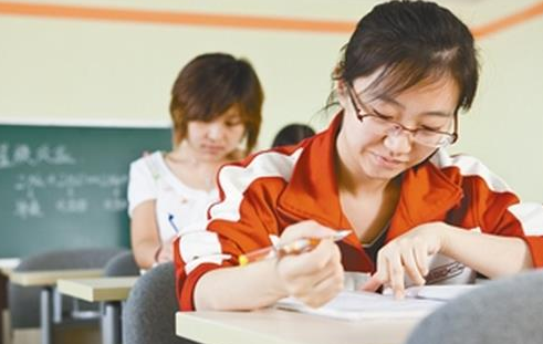 哪些大学不要复读生，哪些大学不招收复读生（官方给出正面回答）